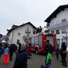 Faschingsgaudi auf dem Feuerwehrauto